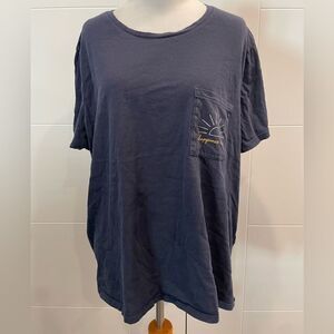 Navy blue tee XL